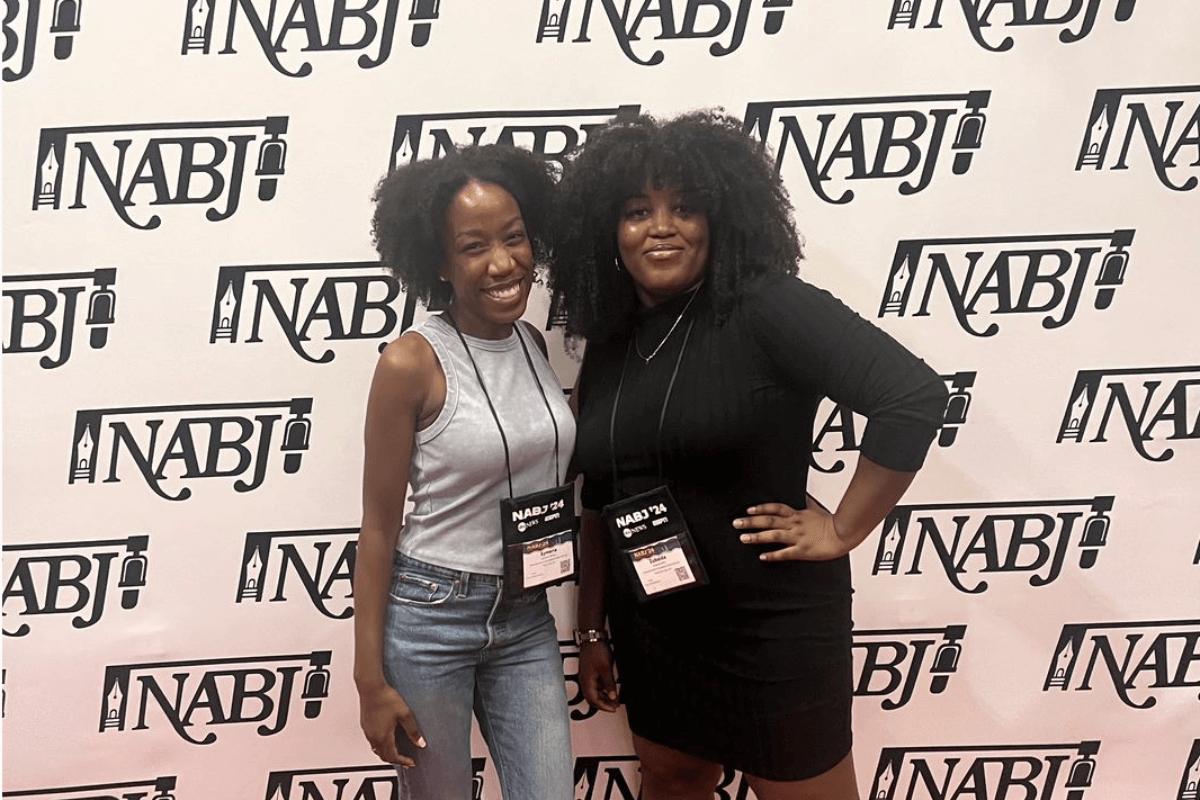 Two women attending the NABJ Convention